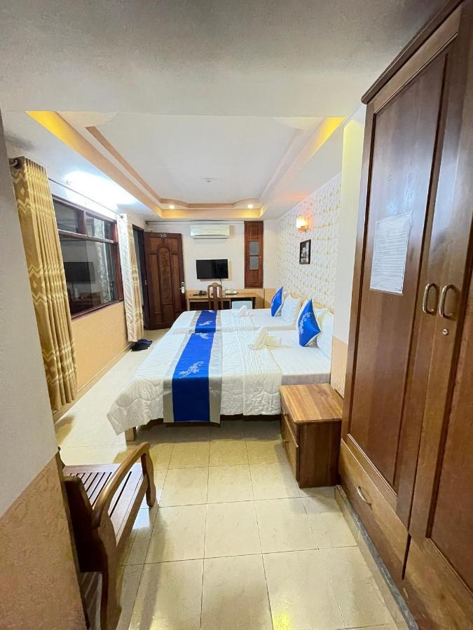 Khach San Hong Phat โฮจิมินห์ซิตี้ ภายนอก รูปภาพ